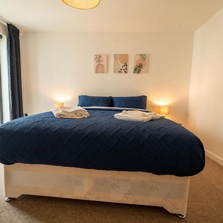 Spacious Apartment In Woking Town Centre Zewnętrze zdjęcie