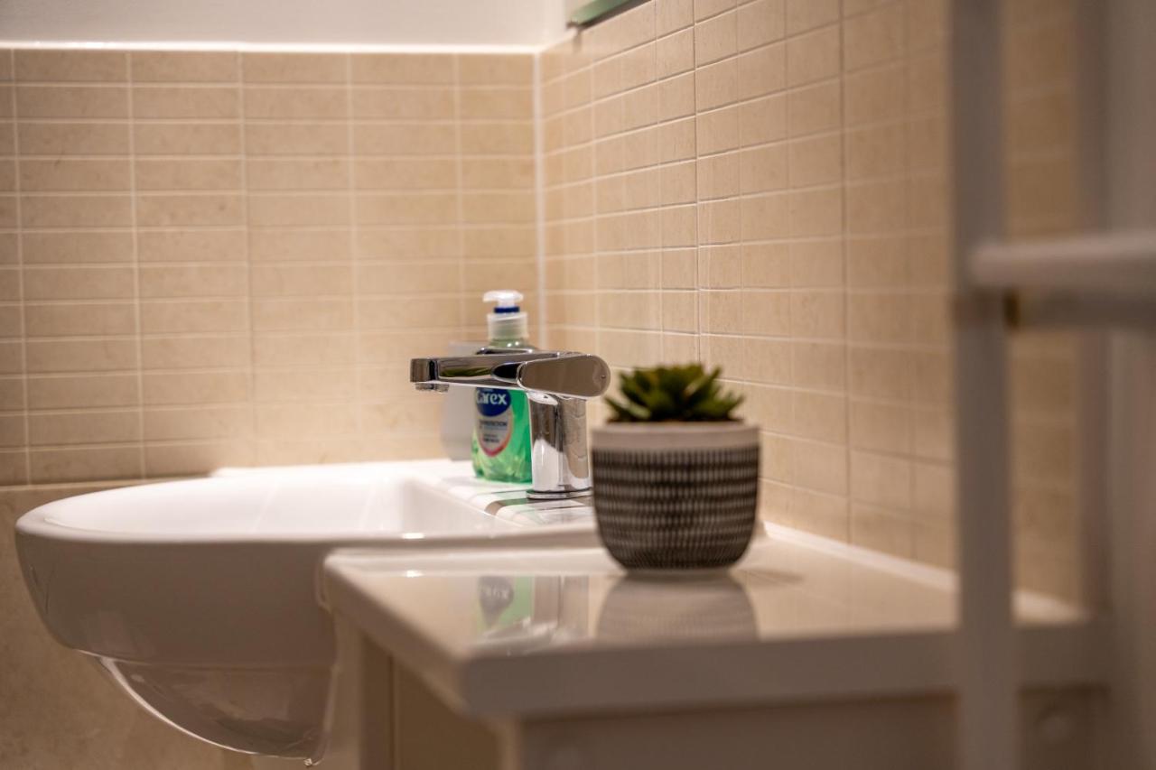 Spacious Apartment In Woking Town Centre Zewnętrze zdjęcie