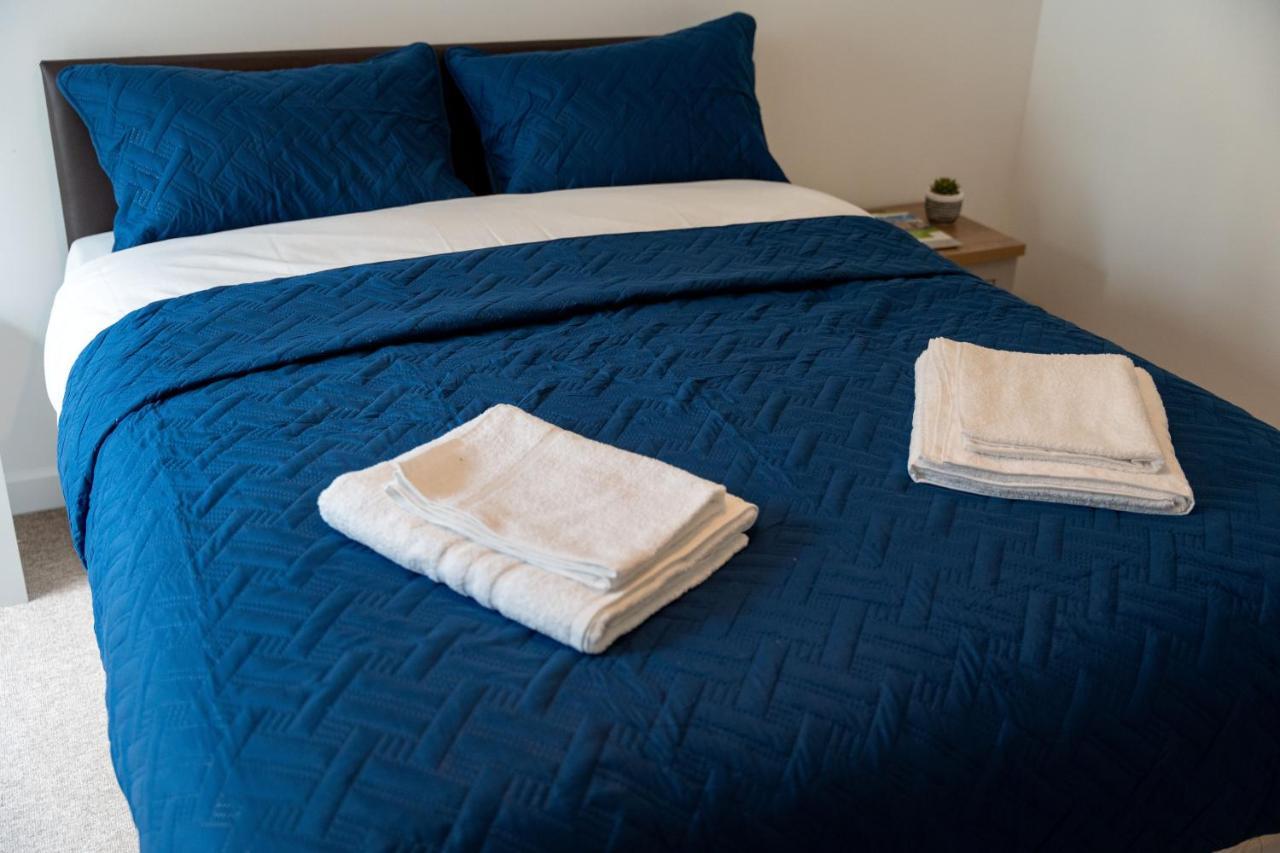 Spacious Apartment In Woking Town Centre Zewnętrze zdjęcie