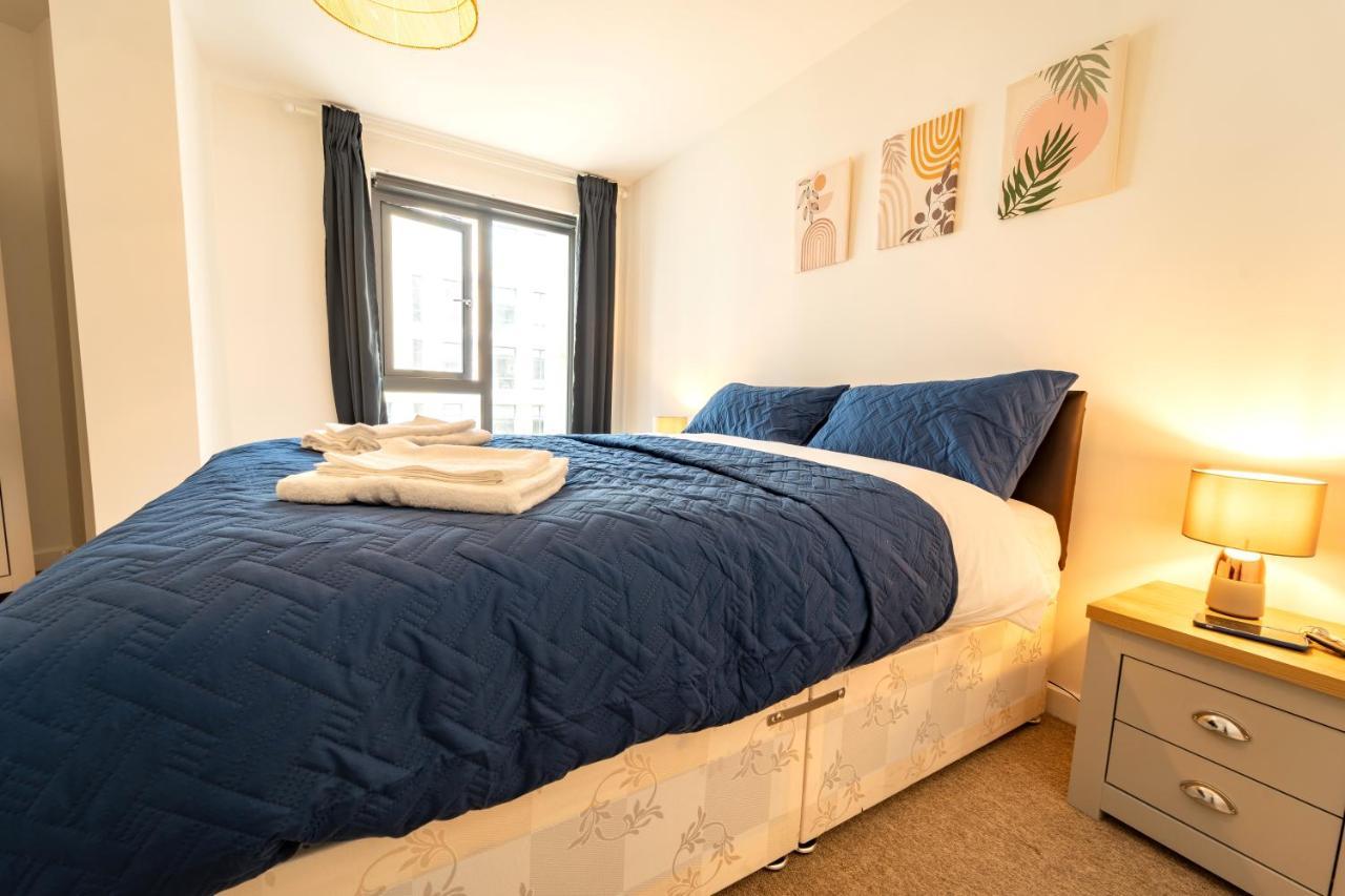Spacious Apartment In Woking Town Centre Zewnętrze zdjęcie